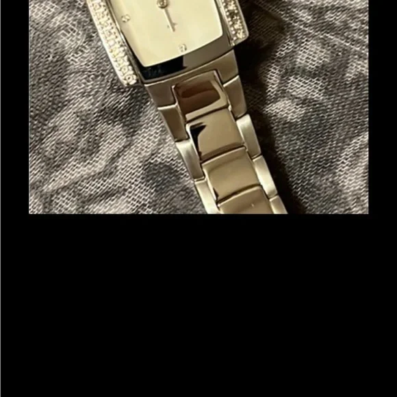 Skagen silver watch with saworkian gemstones. New - Picture 9 of 9